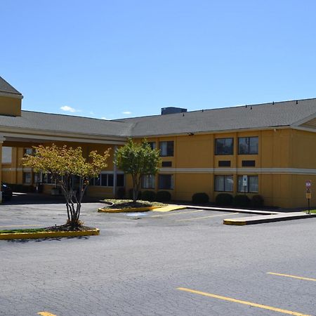 Econo Lodge&Suites Greensboro Exterior foto