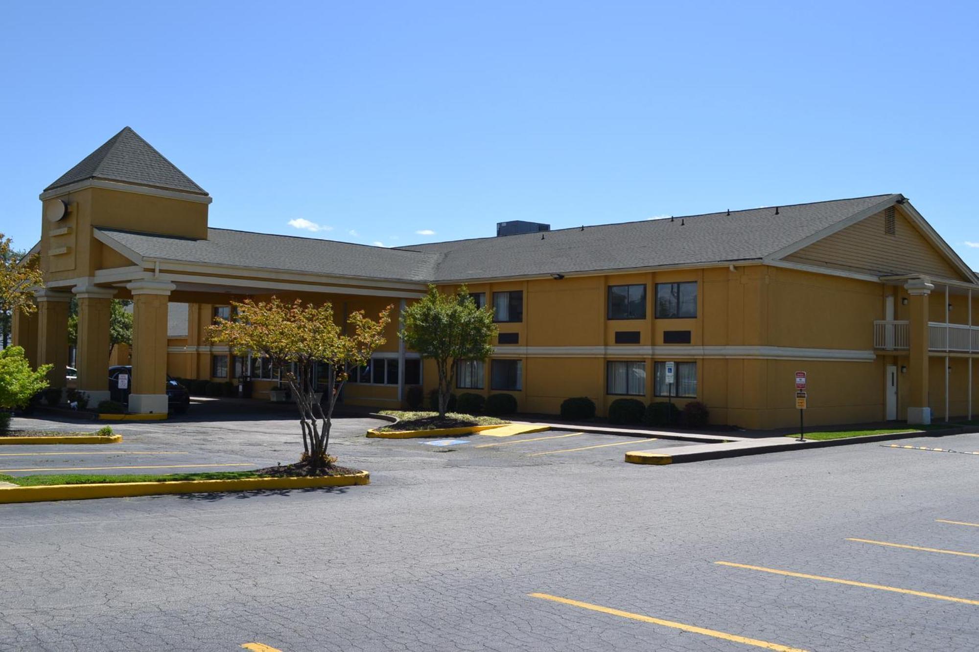 Econo Lodge&Suites Greensboro Exterior foto