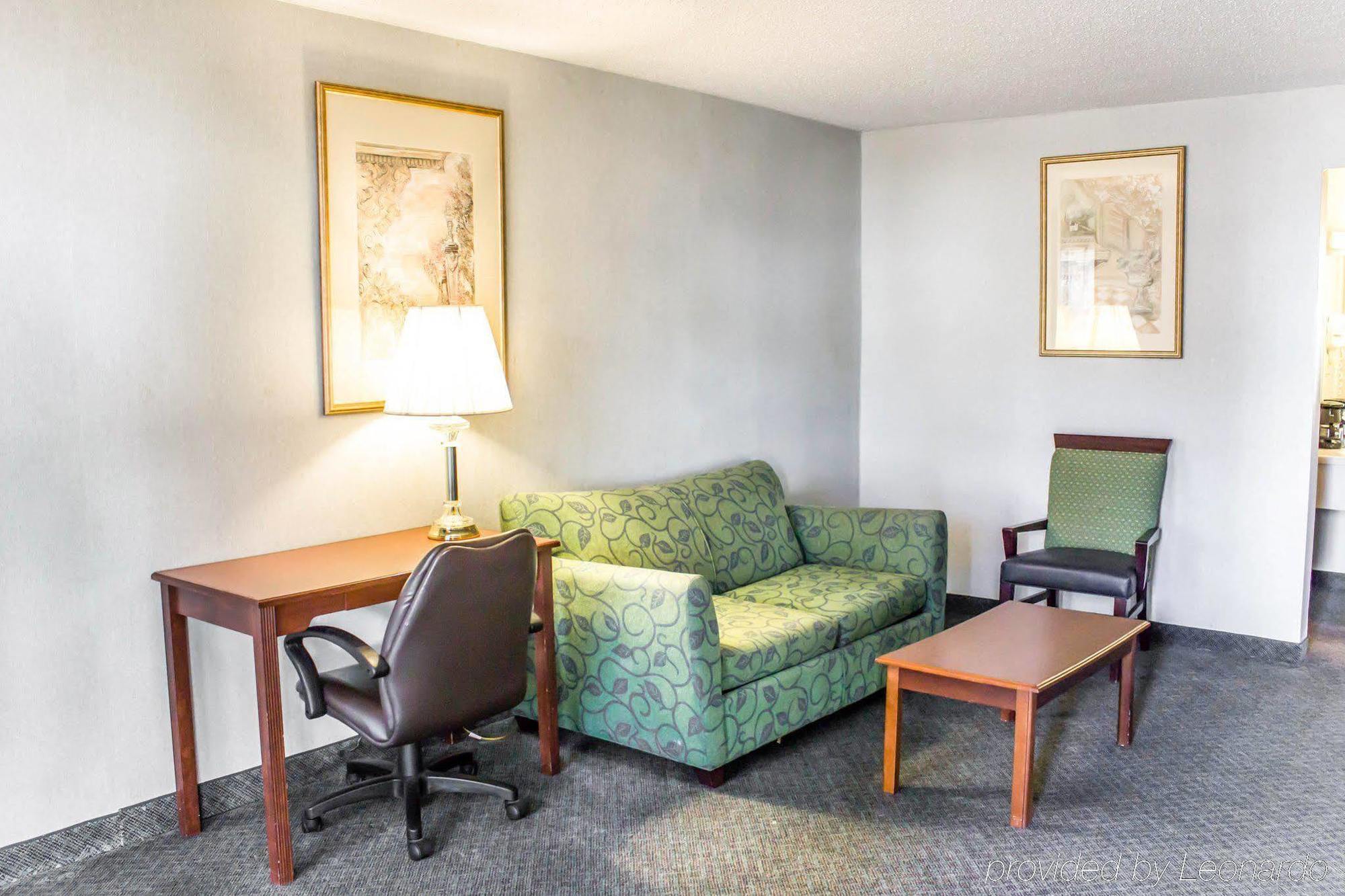 Econo Lodge&Suites Greensboro Exterior foto
