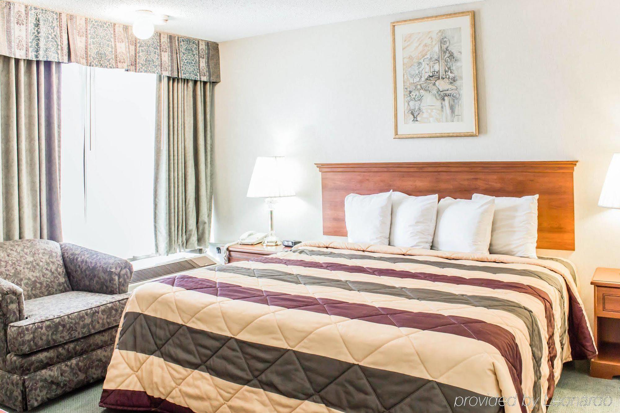 Econo Lodge&Suites Greensboro Exterior foto